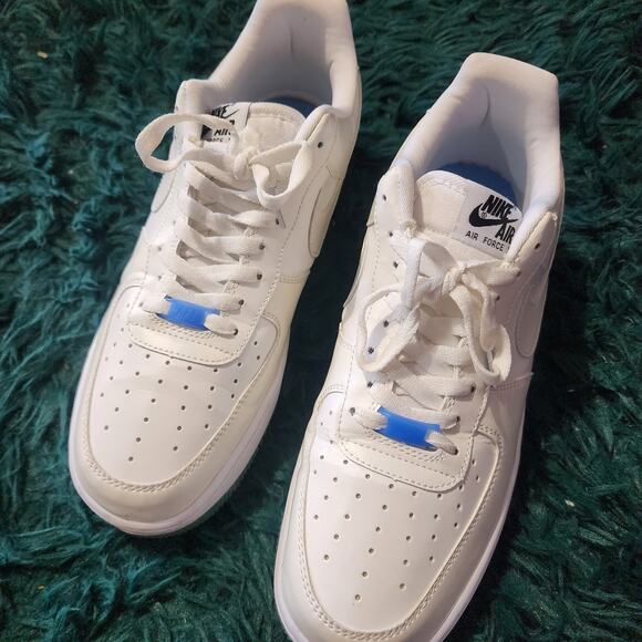 Nike Air Force 1 Low UV Reactive Color Change Shoes White Blue Glow Sole Size 11 - Picture 2 of 8